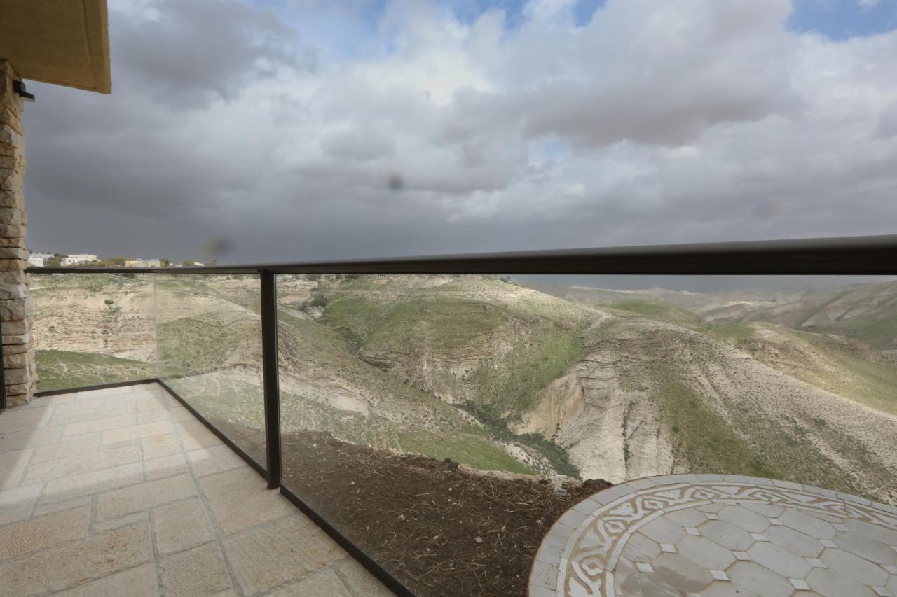 Lodge Genesis Land Desert Hospitality *